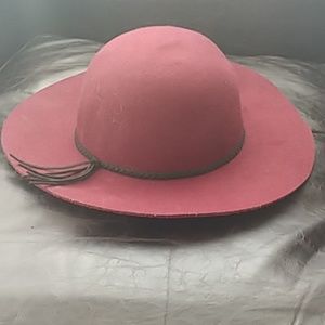 Olive & Pique Wool Felt Floppy hat in Burgundy